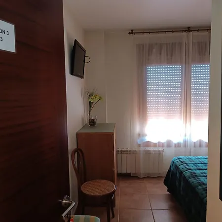 Peregrinos B Casa Alicia منزل للإقامة