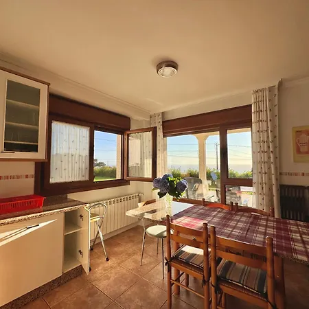 Peregrinos B Casa Alicia منزل للإقامة